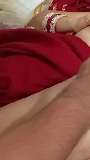 Must-share moment from &quot;Newly married couple shared own Suhagrat video&quot;
