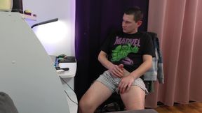 Horny Husband Home Alone Masturbates His Big Dick Until He Cums