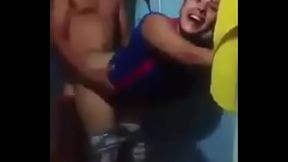 Cachan a la chofis mientras se la empinan