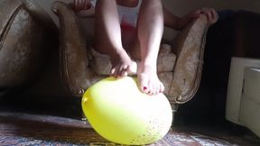 THE BALLOON POPS UNDER MY FEET