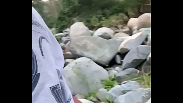 en el rio