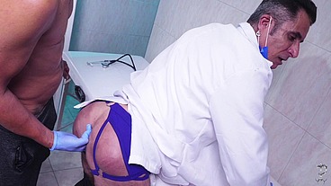 Paciente Maloka Se Recusa a Fazer o Exame e Maceta o Médico Com Seu Pau Enorme -Consultório Profanus Episódio 7: Um Paciente Dominador (COMPLETO) MM07