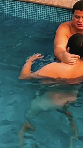 Pool Fight: Bear Chubby Vs Jobber - Naked