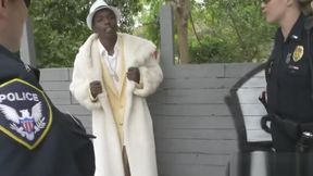 Horny pimp captured on the street gets out of the problem.