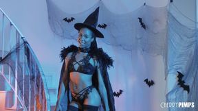 Gorgeous slender ebony Kira Noir shows off her naked bottom