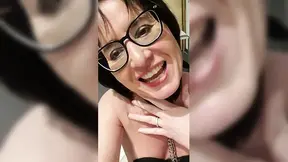 Julie Squirts 9 Seconds Hard Jet