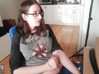 At My Desk - Classic Nerdy Gooner Transsexual Masturbation Scene
