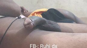 Kapde badalte waqt apni bahen ko dekha aur usne bula ke sex kiya