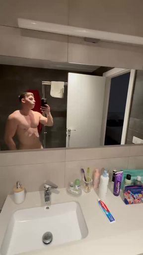 Quieres ver cómo me pajeo y me corro en la ducha? 🥵🥵🔥💦