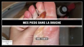 Mes pieds divins dans la douche