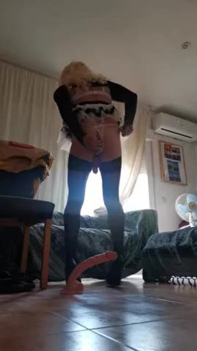 Unacerdaamaricona sissy maid work