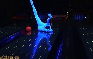-01 contortion bowling