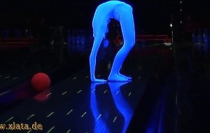 -01 contortion bowling