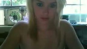 Charming blondie finger fucks her snatch for me on webcam chat