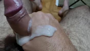 Punheta deliciosa do pelud&atilde_o urso