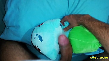 Fucking my bulbasaur plush until I cum all over it - Camilo Brown