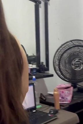 Busty Girl Pays the Delivery Man with Her Huge Tits and Her Huge Ass