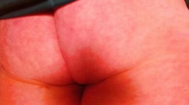 Good boy worships my thick curvy ass right now from DawnSkye