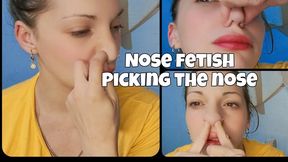 Exploring my nose: I poke, I squeeze and I enjoy"l