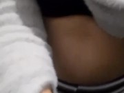 Muevo el culo, y mi colo se abre solo.