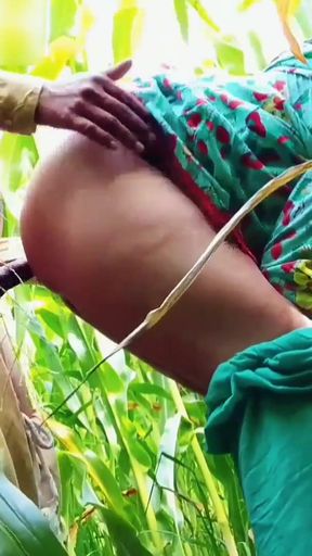 Hot Threesome hard fucking in outdoor   Clip 1