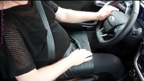 sexy frivol im auto ** crossdresser **