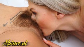 Hairy mature Elizabeth loves to eaten out by hoy younger Diane Chrystall