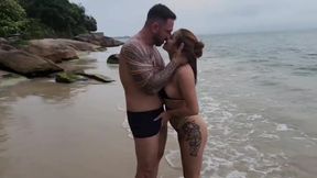 I Took the Hot Girl to the Beach, We Started to Make Out and We Fucked Right There