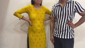 Cylinder De Do Bhaiya Pls- Indian Neighbour's Hot Wife Fucked Exchange of Cylinder, Got Cum on Hairy Pussy