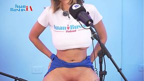 Latina beauty Letizia Fulkers rides giant toy and cums hard