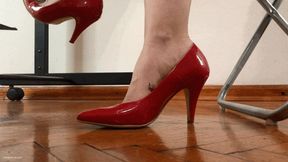 TINY COWORKER AND UNAWARE GIANTESS IN THE OFFICE - MP4 Mobile Version
