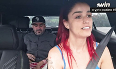 Motorista de aplicativo flagra passageiro se masturbando no banco traseiro durante viagem.