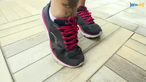 Unwashed feet and smelly girlfriend lead to lesbian pussy licking session.