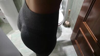 I fuck the housewife for money when my wife was away