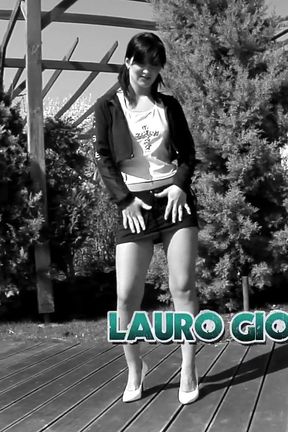 Hot Threesome Where I Blow a Cock and Get Fucked at the Same Time