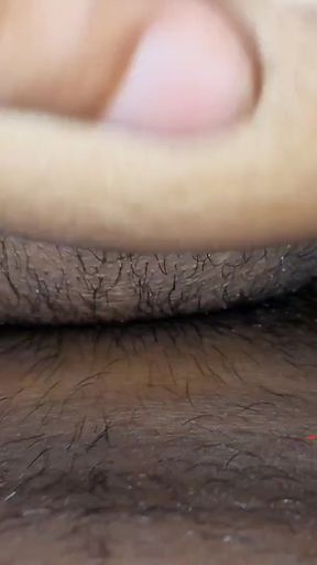 Good desi anti new in side the back.   Clip 1