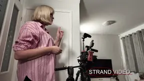 Emma Yang shows off her gaping hole