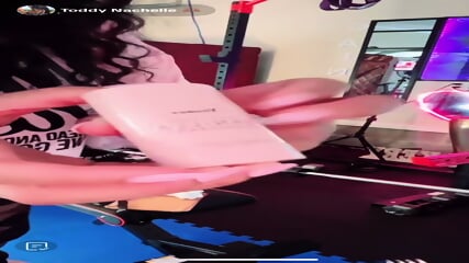 Toddy Nachelle sexy girl big ass gym
