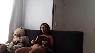 THREE FRIENDS MASTURBATE THEIR VAGINALS.