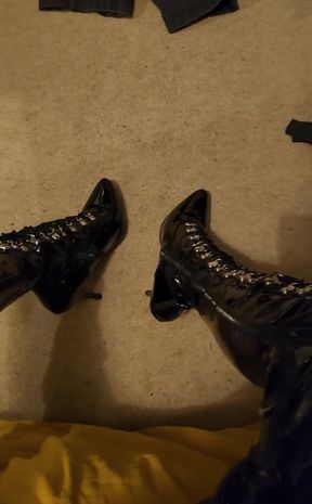 Tell Mistress Jessica how much of a boot slut you are