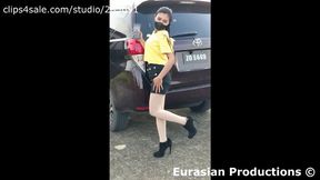 303 - Mae revving Innova in boots