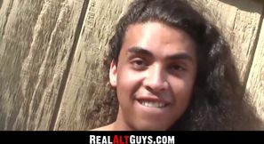 Long haired alt twink gets hot outdoor handjob from stud