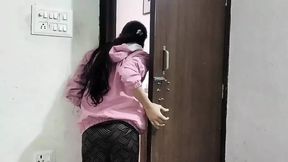 Buaa ki step daughter ko room me band kar ke jabar dasti pela