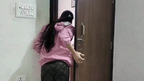 Buaa ki step daughter ko room me band kar ke jabar dasti pela