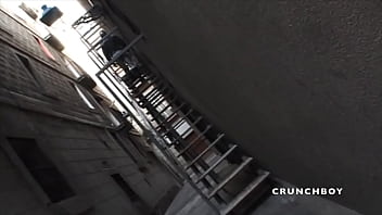 du sex hard en backroom avec des mecs poilus en cuir