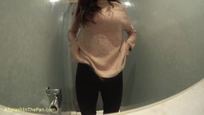 British Slut Talks While Peeing