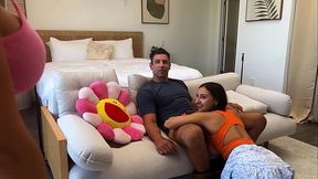 Hotwives swap and get deep throat and hard fucking