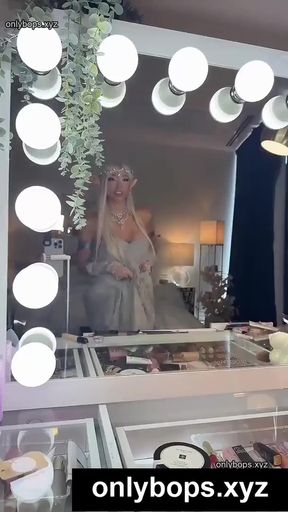 OnlyFans teen celebrity shows off her TikTok dance moves