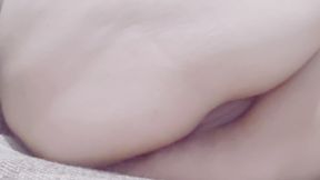 My stepsister q my side and I very hot masturbate in silence so that she doesn't notice