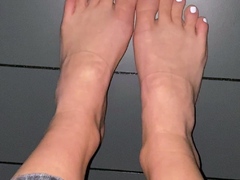 Amateur porn Gives Us Some Foot Fetish Aurora